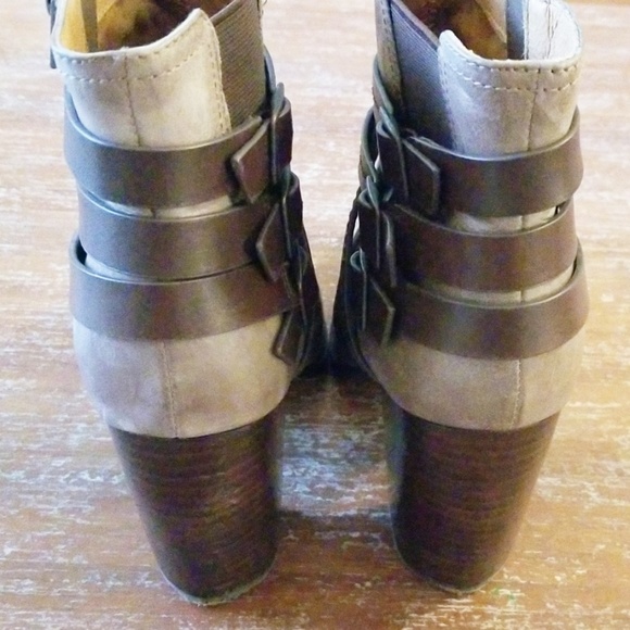 Sofft Arminda Strappy Leather Booties - Picture 4 of 9